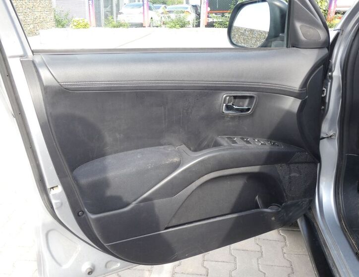 Citroën C-Crosser 16