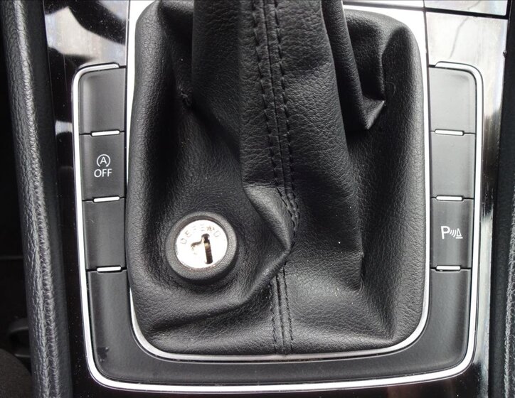 Volkswagen Golf Kombi 1,6 l 77 kw