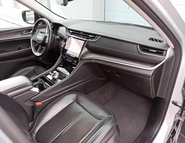 Jeep Grand Cherokee 14