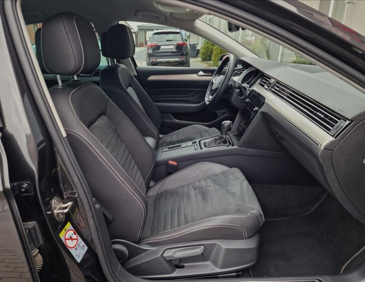 Volkswagen Passat Sedan / Limuzína 2,0 l 147 kw