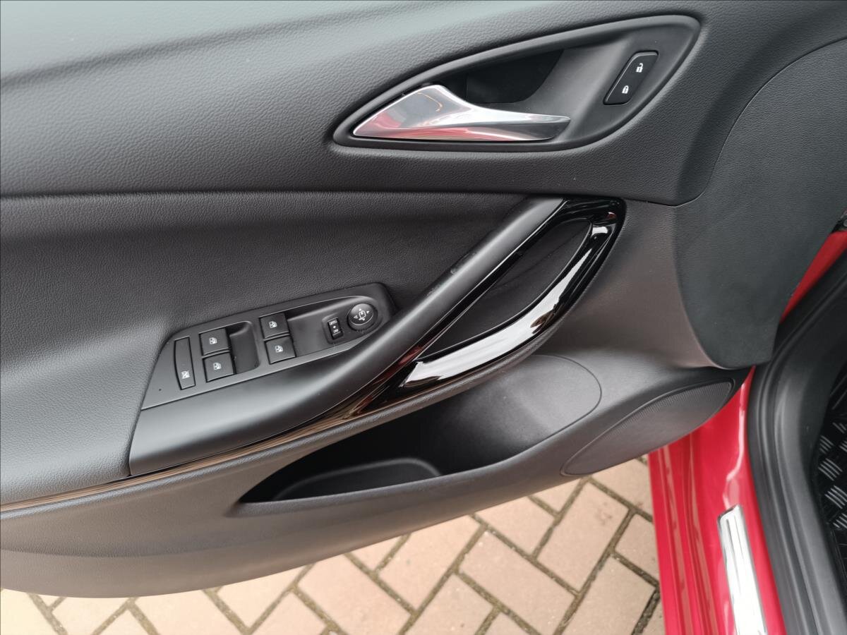 Opel Astra Hatchback 1,2 l 96 kw