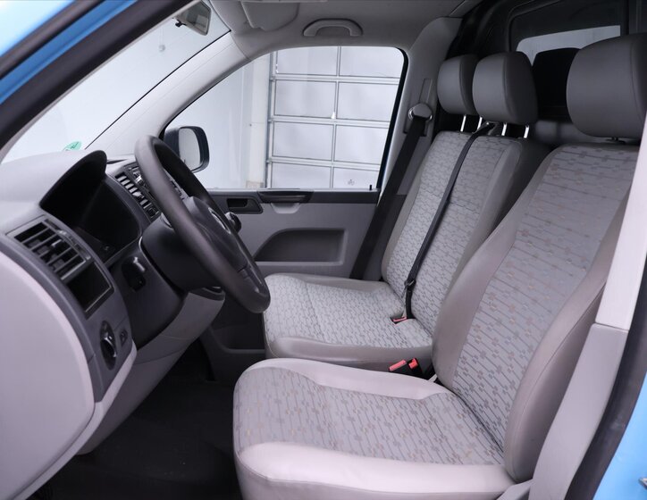 Volkswagen Transporter 12