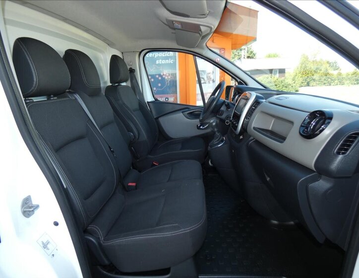 Renault Trafic 9