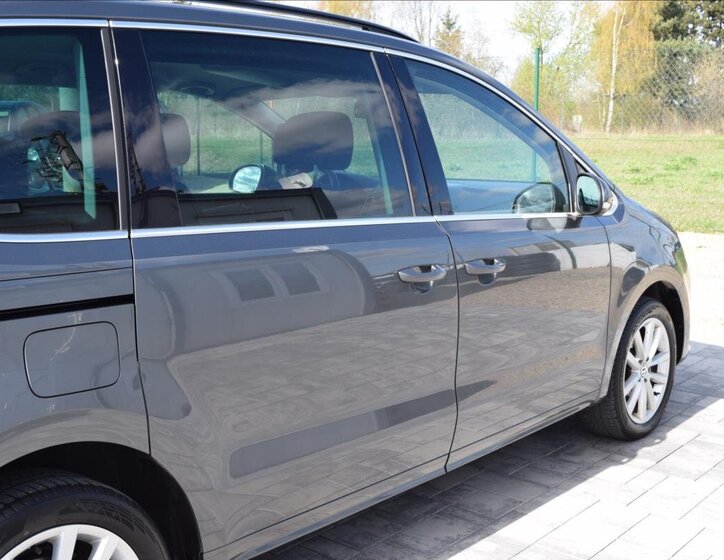 Volkswagen Sharan MPV 2,0 l 103 kw