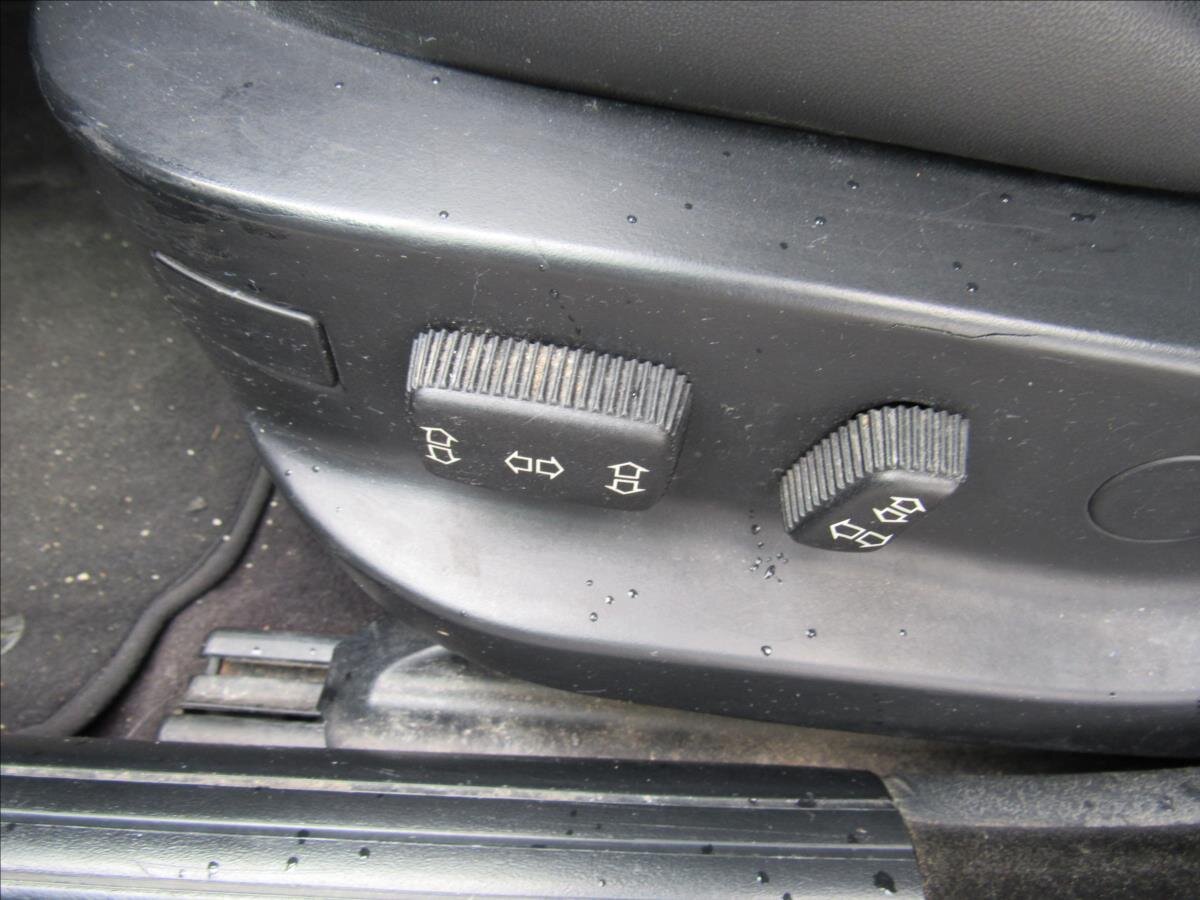 BMW Řada 5 Sedan / Limuzína 2,5 l 141 kw