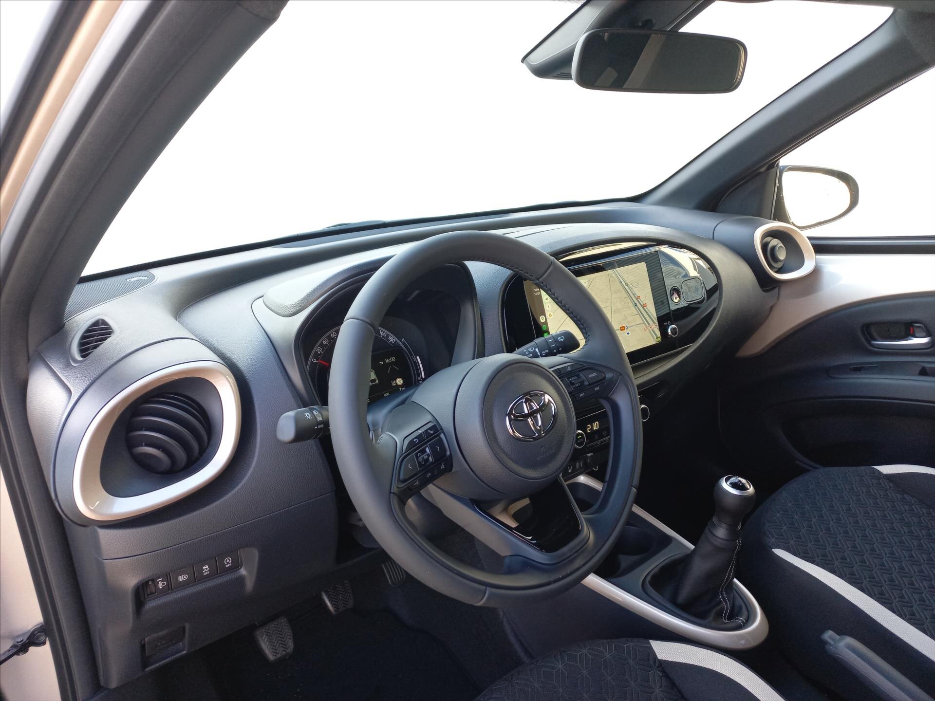 Toyota Aygo Hatchback 998,0 53 kw