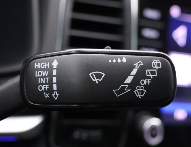 Škoda Karoq SUV / Terénní 1,6 l 85 kw