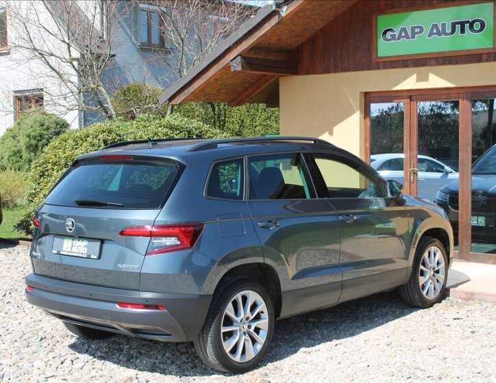Škoda Karoq SUV / Terénní 1,5 l 110 kw