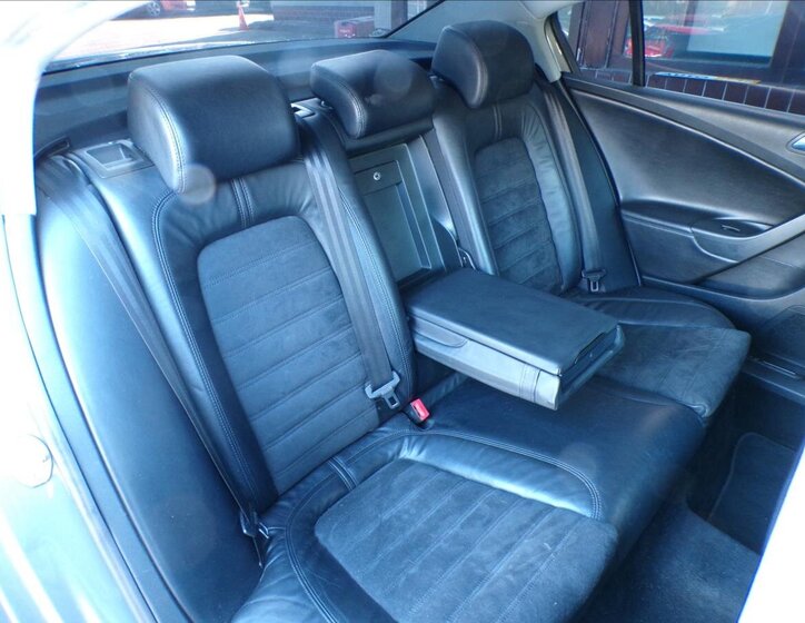 Volkswagen Passat Sedan / Limuzína 2,0 l 103 kw