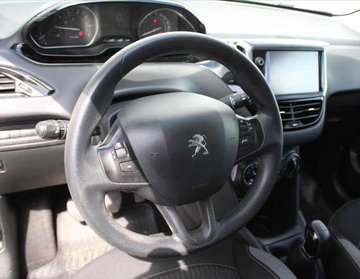 Peugeot 208 Hatchback 1,2 l 60 kw