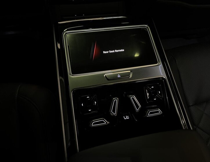 Audi S8 Sedan / Limuzína 4,0 l 420 kw