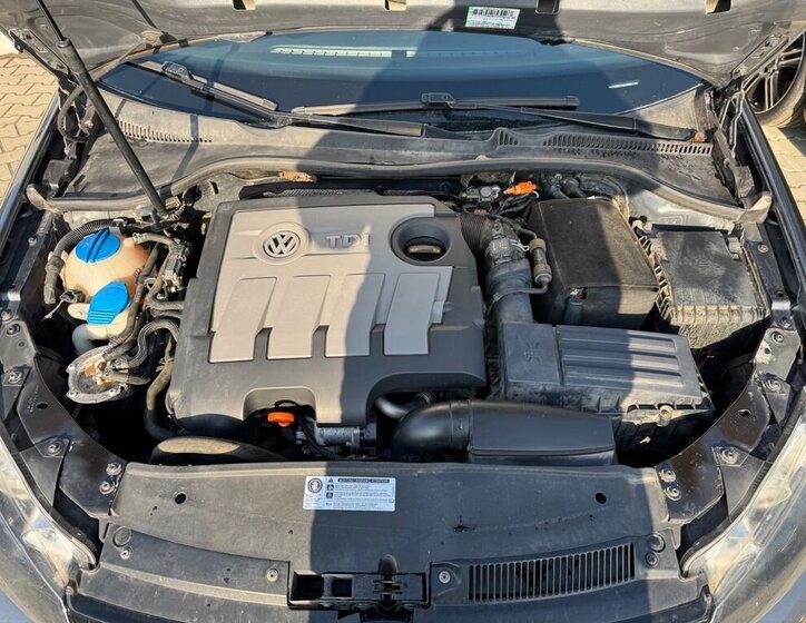 Volkswagen Golf Kombi 1,6 l 77 kw