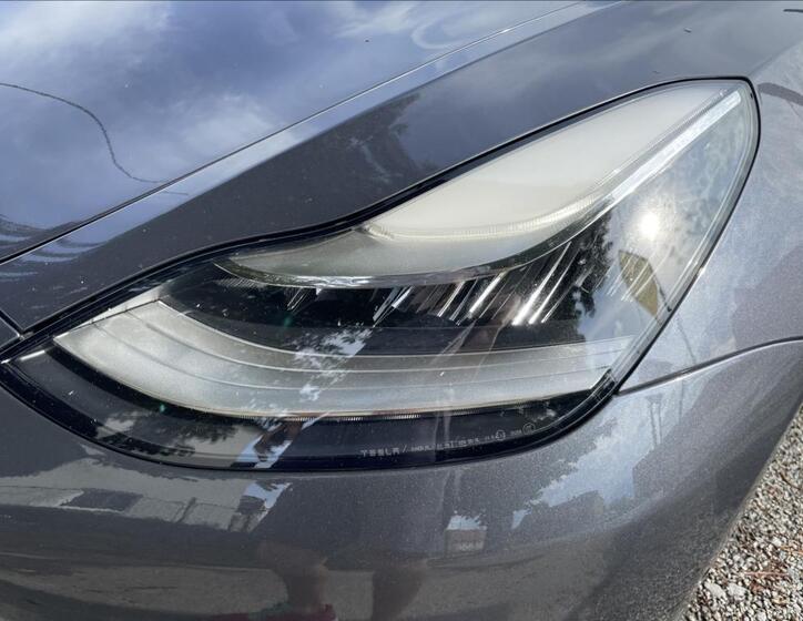 Tesla Model 3 42