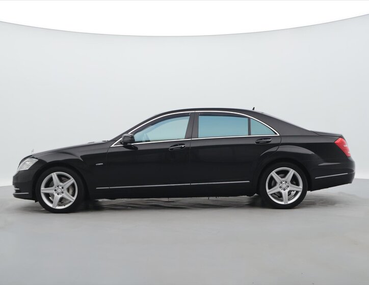 Mercedes-Benz Třídy S Sedan / Limuzína 4,7 l 320 kw