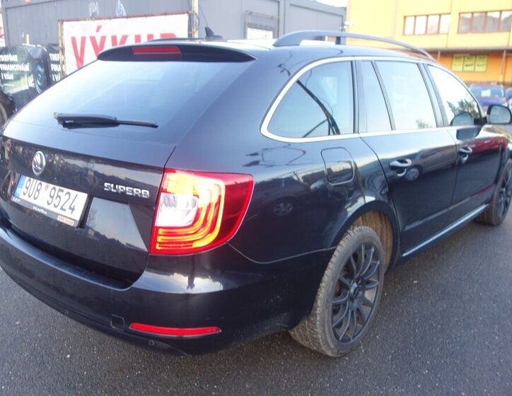 Škoda Superb 11
