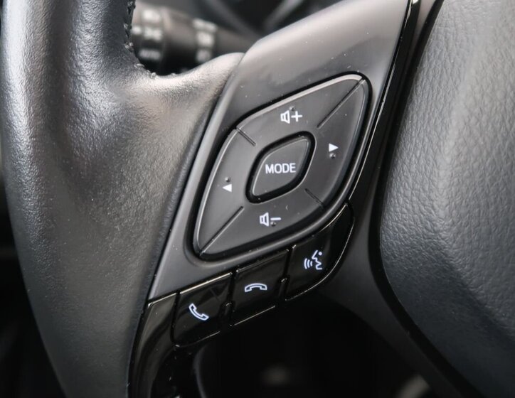 Toyota C-HR SUV 1,8 l 72 kw