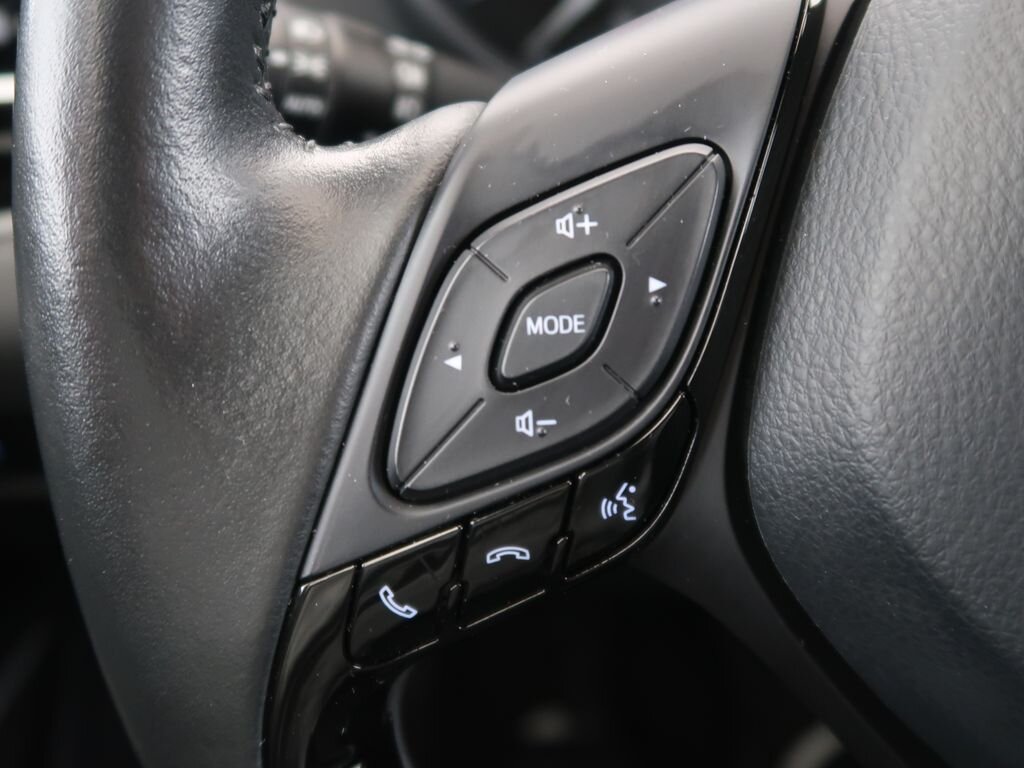 Toyota C-HR SUV 1,8 l 72 kw