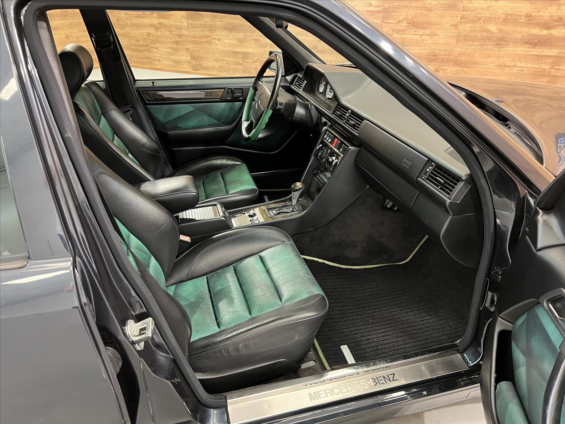 Mercedes-Benz Třídy E Sedan / Limuzína 5,0 l 235 kw