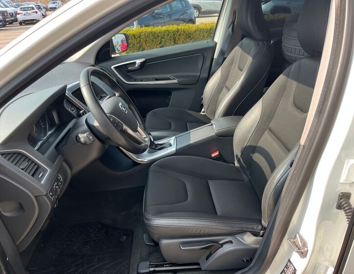 Volvo XC60 SUV / Terénní 2,4 l 140 kw