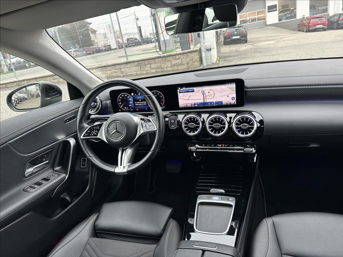 Mercedes-Benz CLA Sedan 1,3 l 120 kw