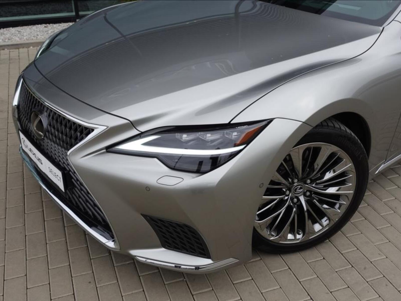 Lexus LS 500h 52