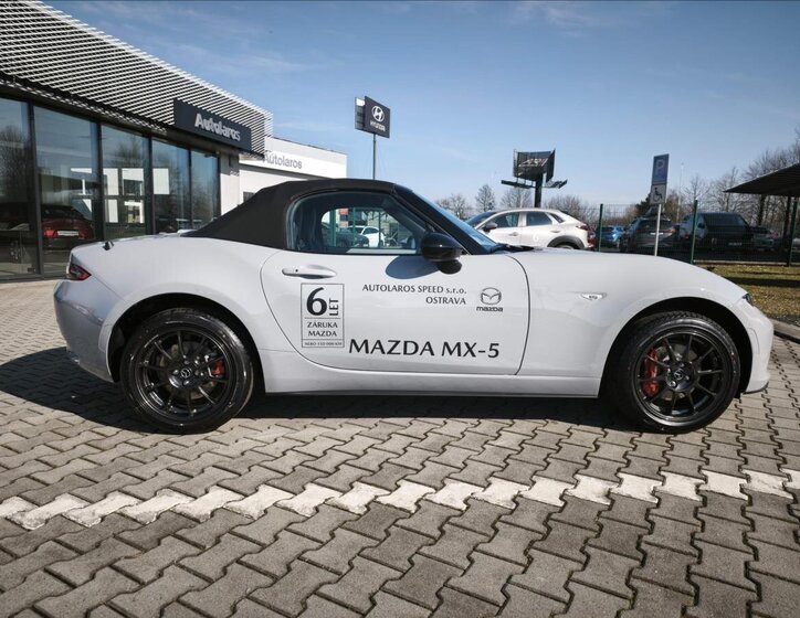 Mazda MX-5 Kabriolet 1,5 l 0