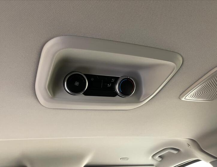 Volkswagen Caravelle 15