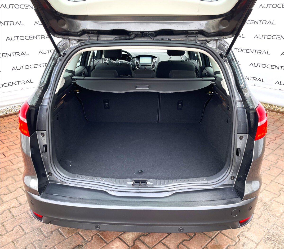 Ford Focus Kombi 999,0 92 kw