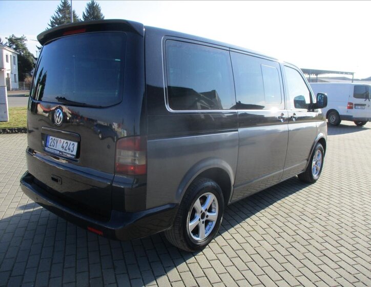 Volkswagen Multivan 32