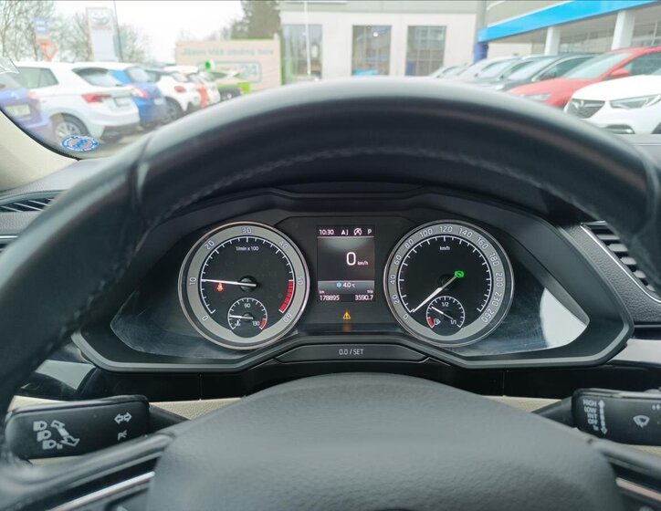 Škoda Superb Liftback 2,0 l 140 kw