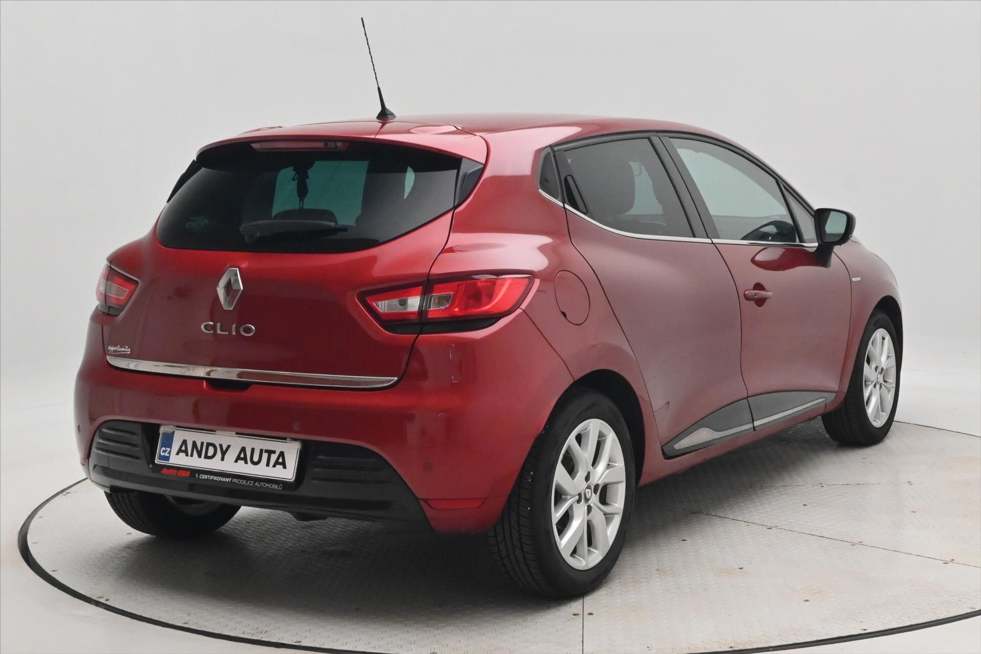 Renault Clio Hatchback 898,0 66 kw