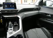 Peugeot 3008 SUV 1,6 l 121 kw