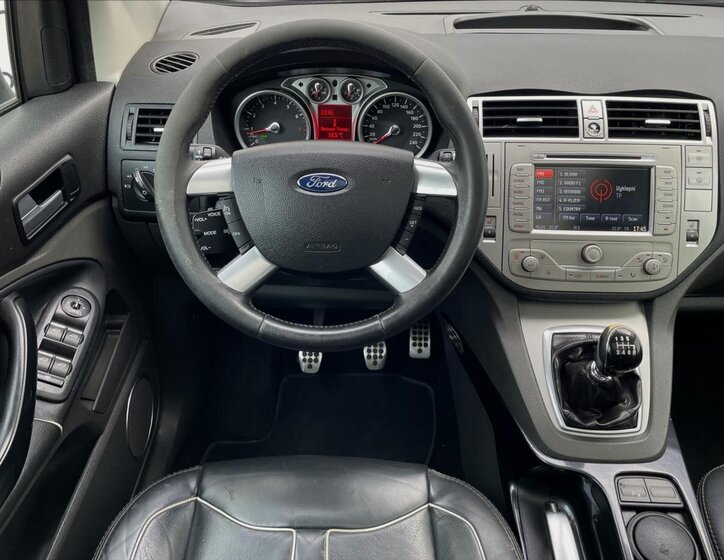 Ford Kuga SUV 2,5 l 147 kw