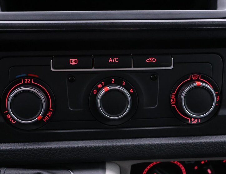 Volkswagen Transporter Kombi 2,0 l 75 kw