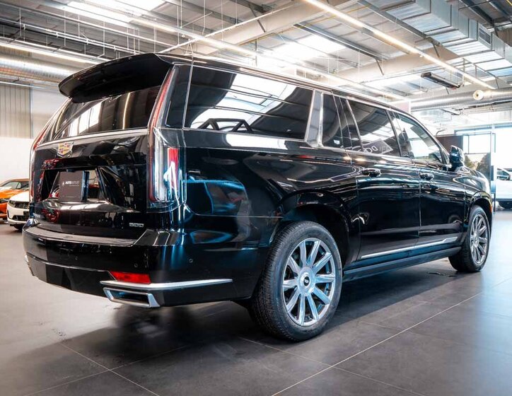 Cadillac Escalade SUV / Terénní 6,2 l 313 kw