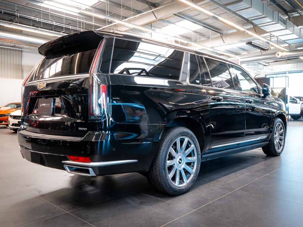 Cadillac Escalade SUV / Terénní 6,2 l 313 kw