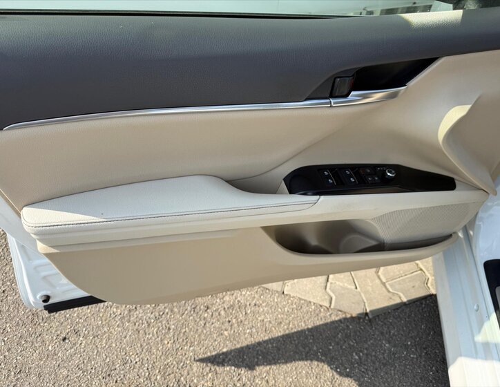 Toyota Camry Sedan / Limuzína 2,5 l 131 kw