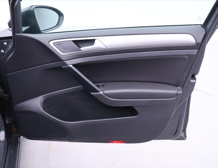 Volkswagen Golf Kombi 1,6 l 81 kw