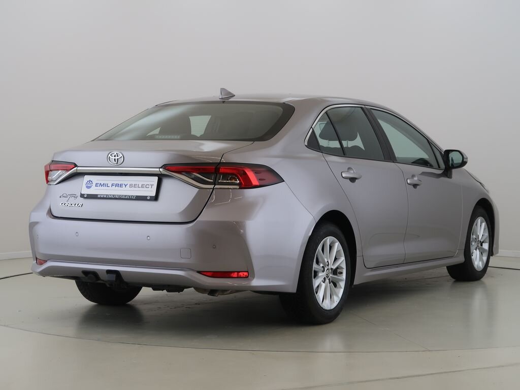Toyota Corolla Sedan / Limuzína 1,5 l 92 kw