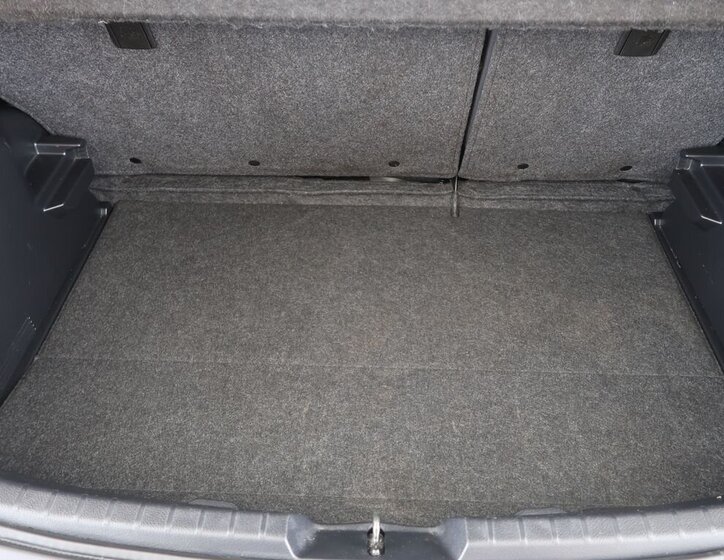 Toyota Yaris Hatchback 1,5 l 54 kw