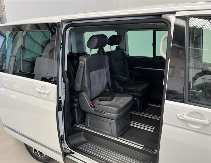 Volkswagen Multivan 23