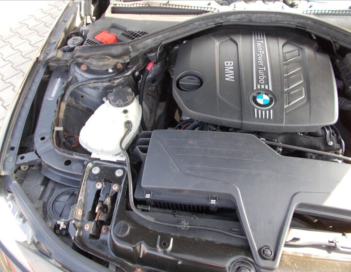 BMW Řada 3 Sedan / Limuzína 2,0 l 135 kw