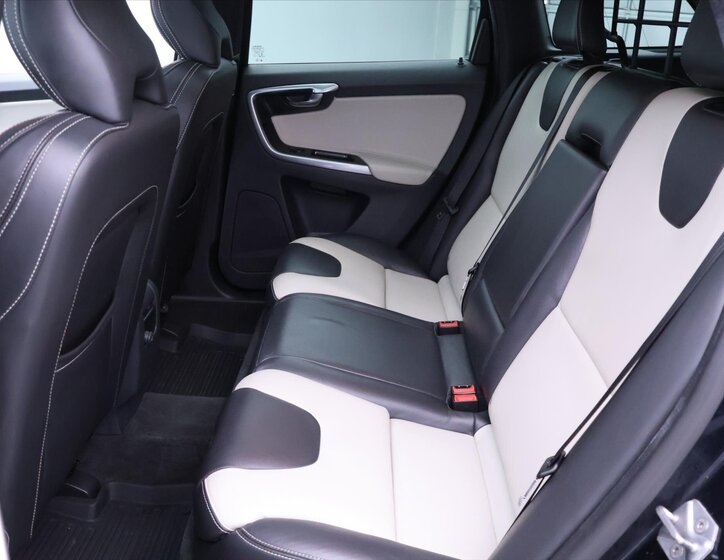 Volvo XC60 SUV 2,4 l 140 kw