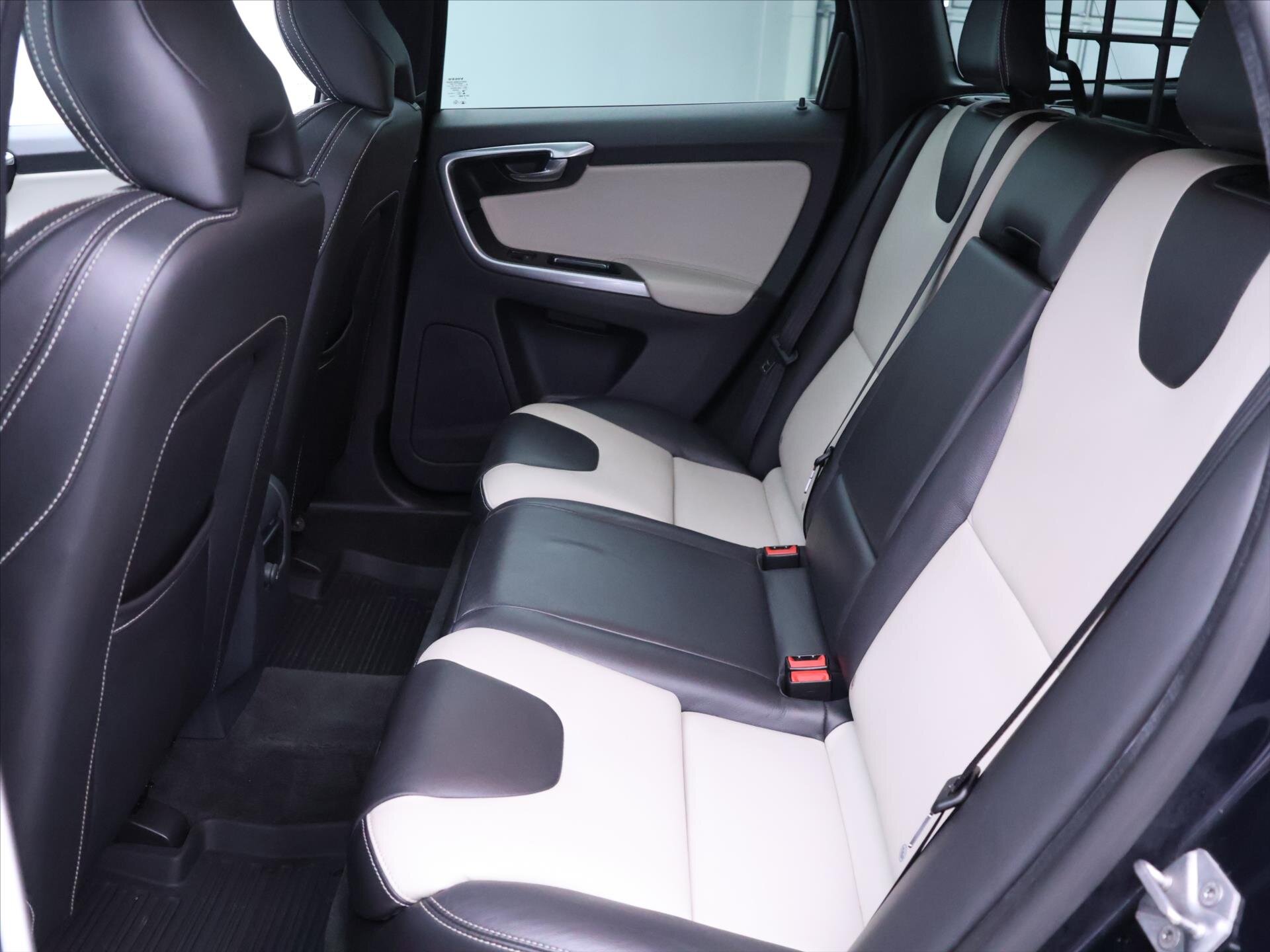 Volvo XC60 SUV 2,4 l 140 kw