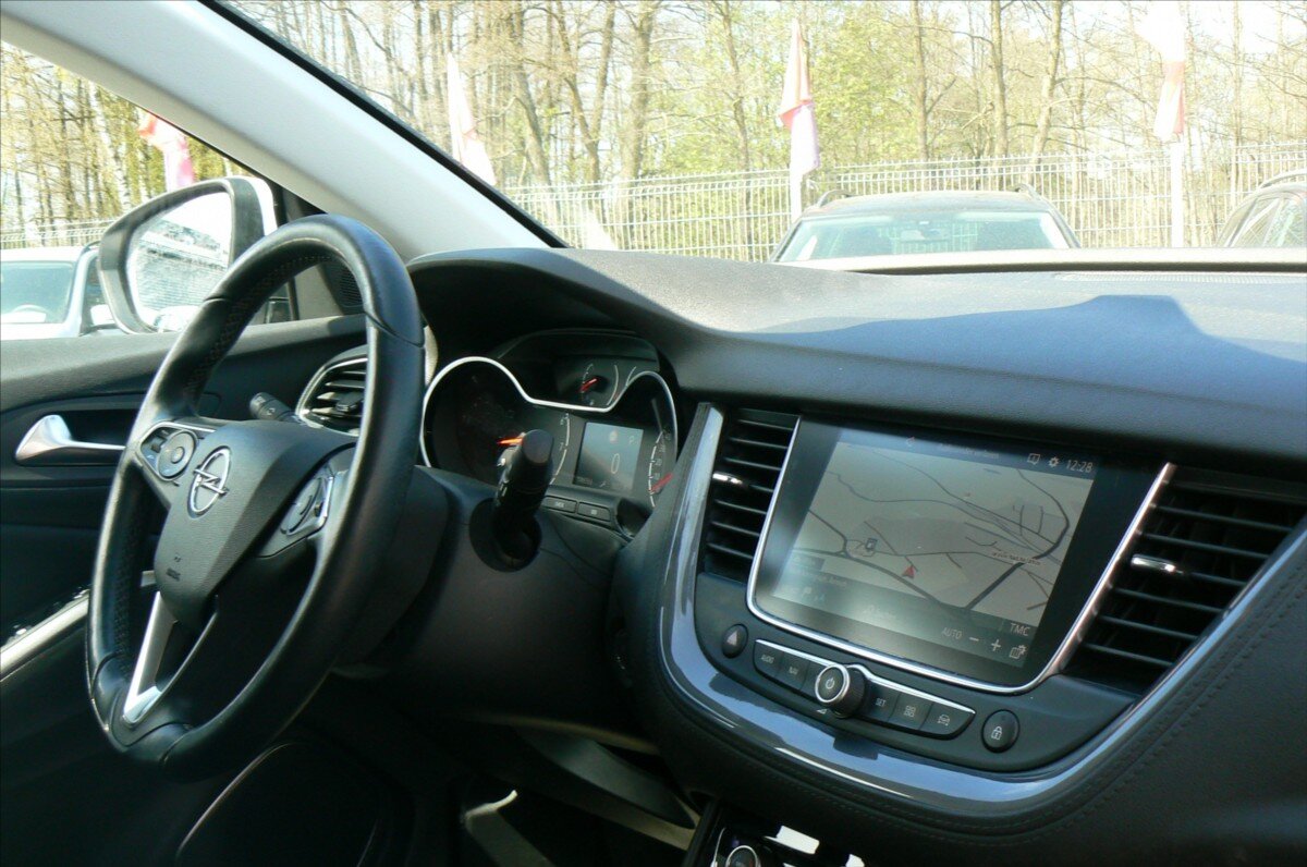Opel Grandland X SUV / Terénní 1,2 l 96 kw