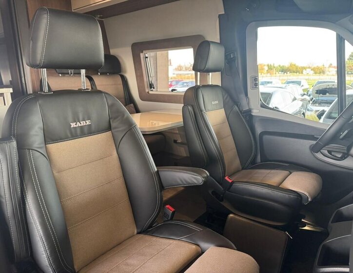 Mercedes-Benz Sprinter 14