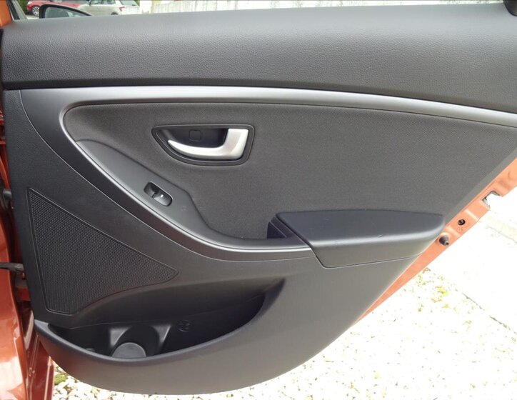 Hyundai i30 Kombi 1,6 l 99 kw