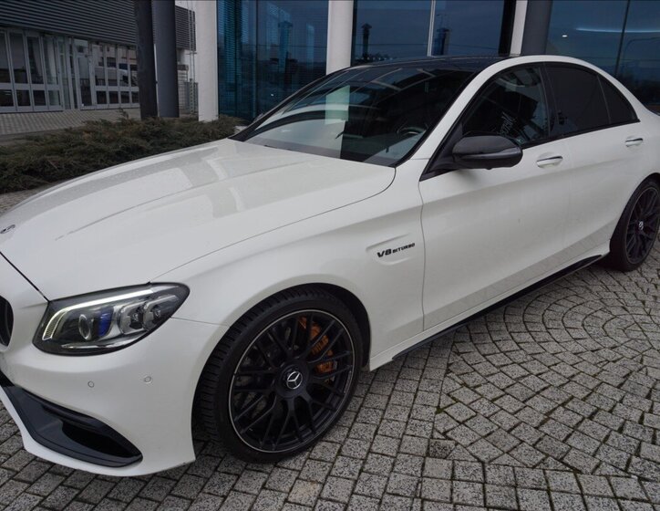 Mercedes-Benz Třídy C Sedan 4,0 l 375 kw