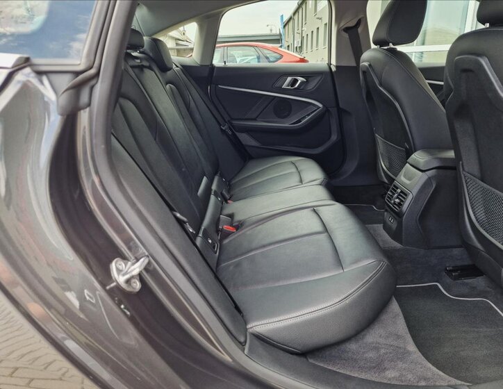 BMW Řada 2 Sedan / Limuzína 2,0 l 110 kw