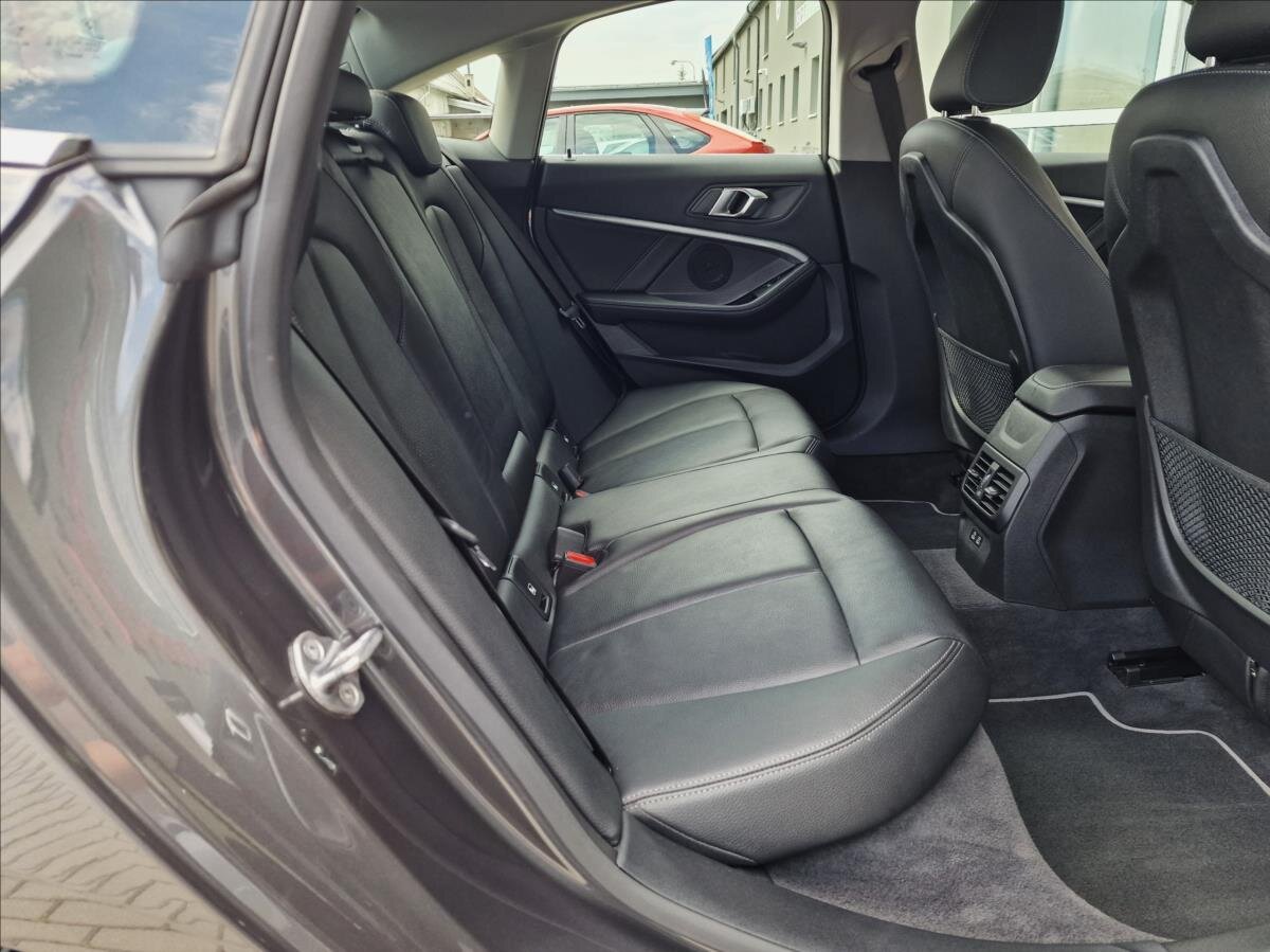 BMW Řada 2 Sedan / Limuzína 2,0 l 110 kw